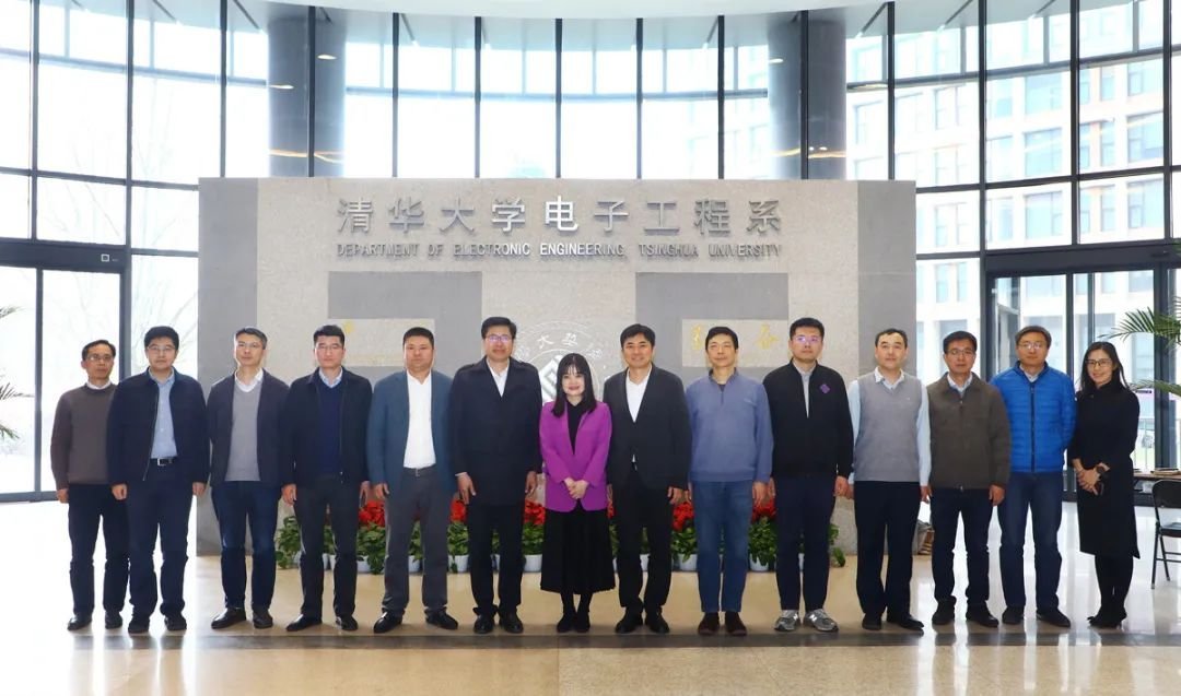 江西新一代电子信息成果转化研究院将落户江西省高层次人才产业园推进